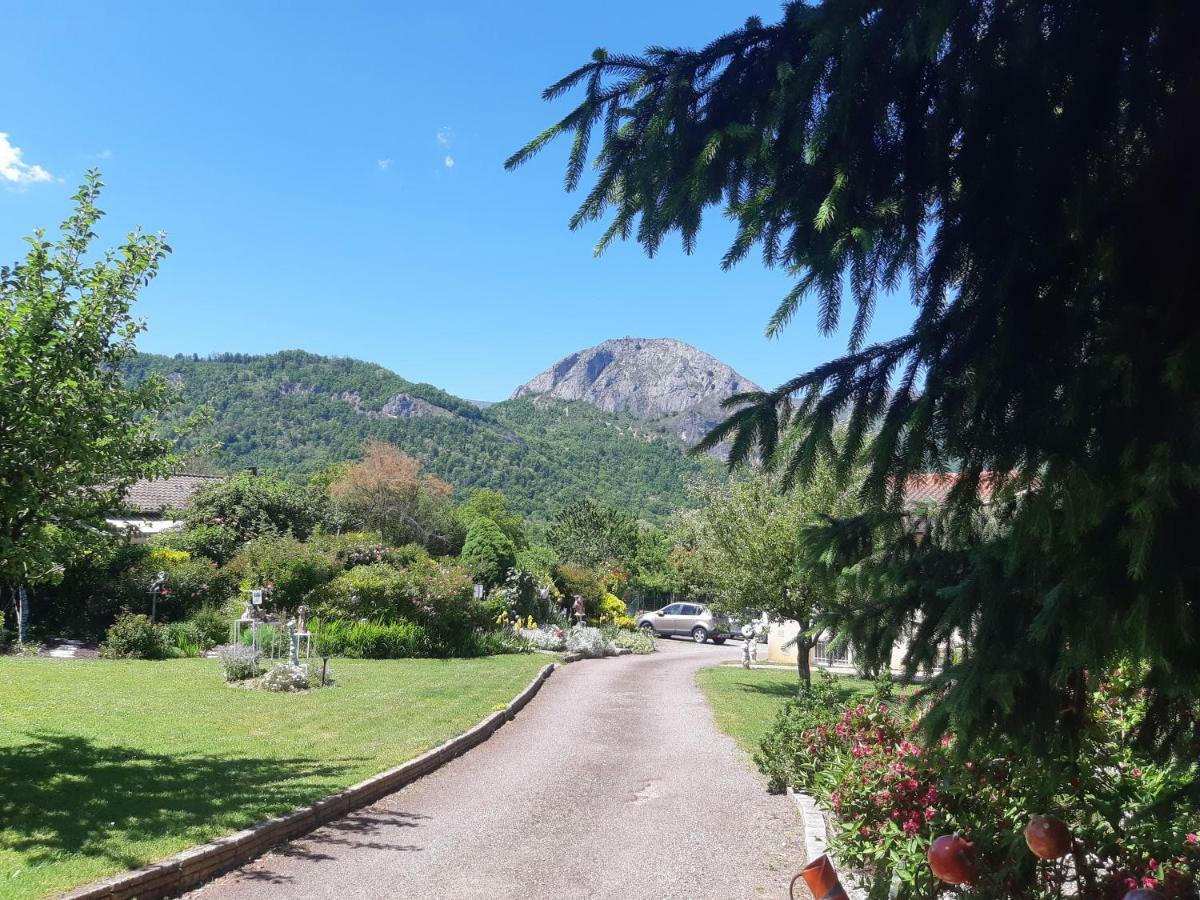 Gites Le Clos Des Pradals- Montagne & Nature A Banat Tarascon Ariege Esterno foto